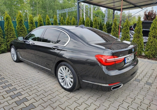 BMW Seria 7 cena 155000 przebieg: 125515, rok produkcji 2016 z Piotrków Trybunalski małe 781